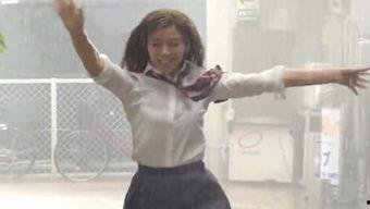 娱乐吃瓜酱踩井盖,揭秘娱乐圈背后的惊险瞬间